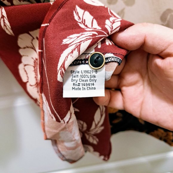 Johnny Was 100% Silk Top size Large New With Tag - Picture 6 of 8